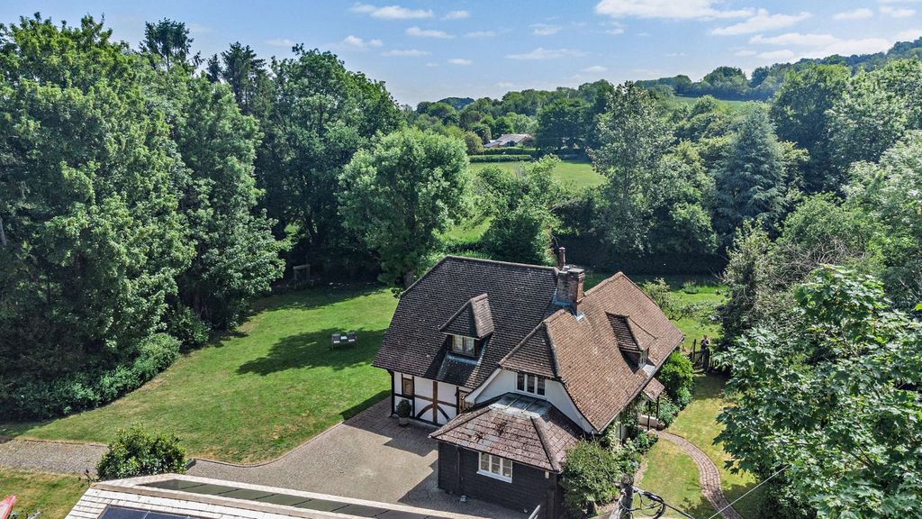 Property photo 1 of 10 Manor Cottage