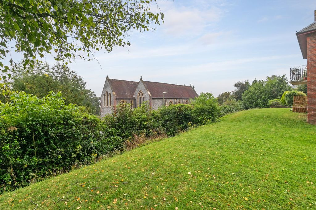 Property photo 2 of 7