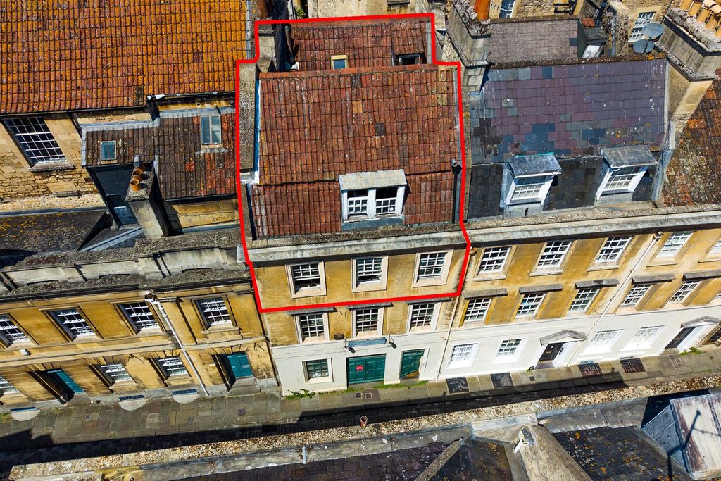 Property photo 3 of 30 The Maisonette, 16 Old Orchard Street, City Centre
