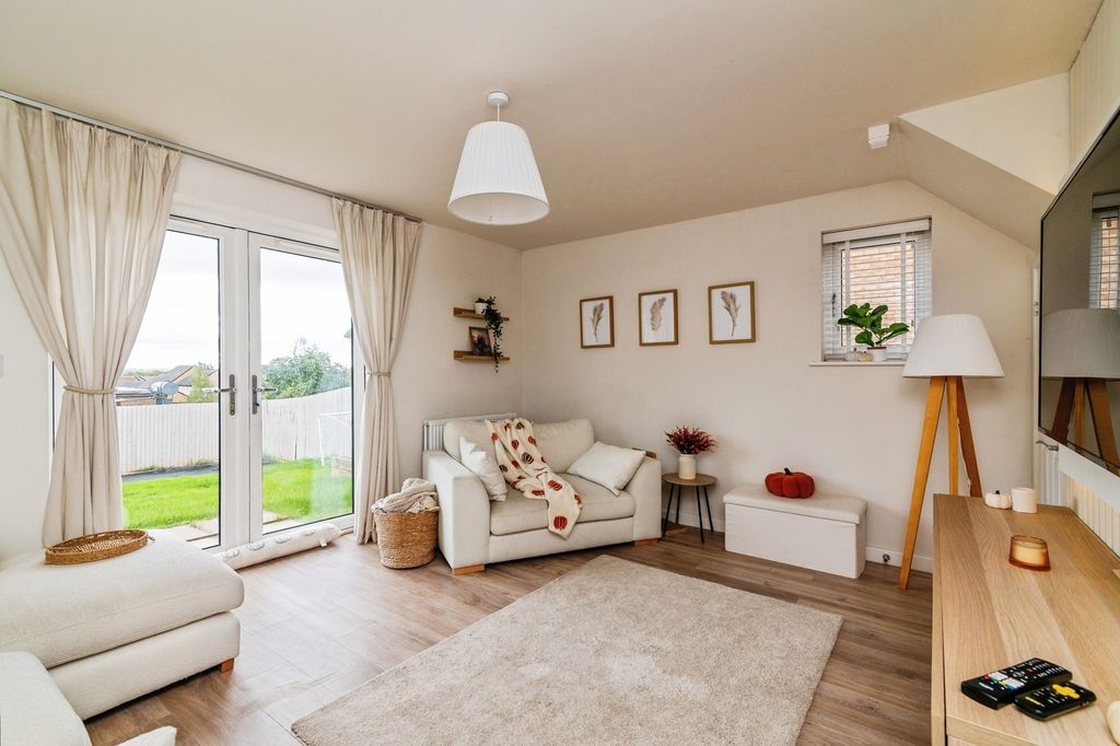 Property photo 2 of 18 Pbox-Img.Jpg