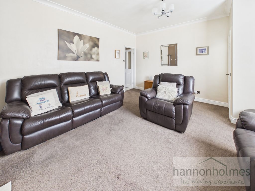 Property photo 3 of 17 Cam05283G0-Pr0214-Still003