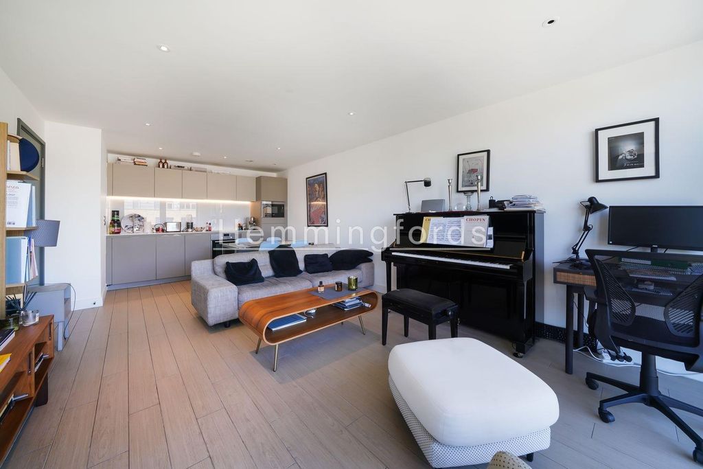 Property photo 1 of 10 Living Room