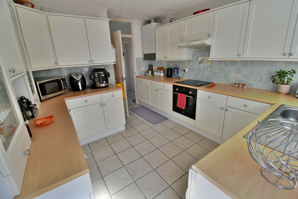 Property photo 3 of 14