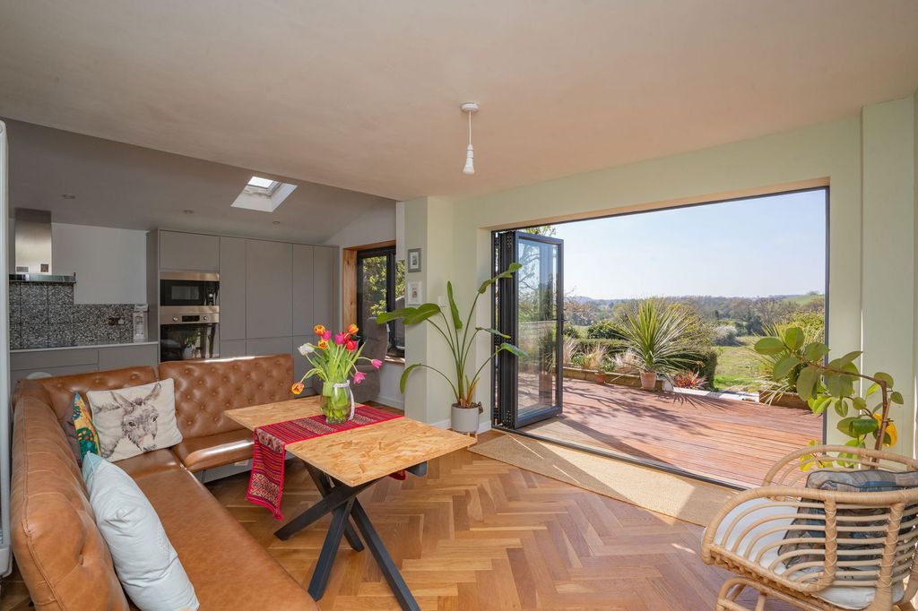 Property photo 3 of 24