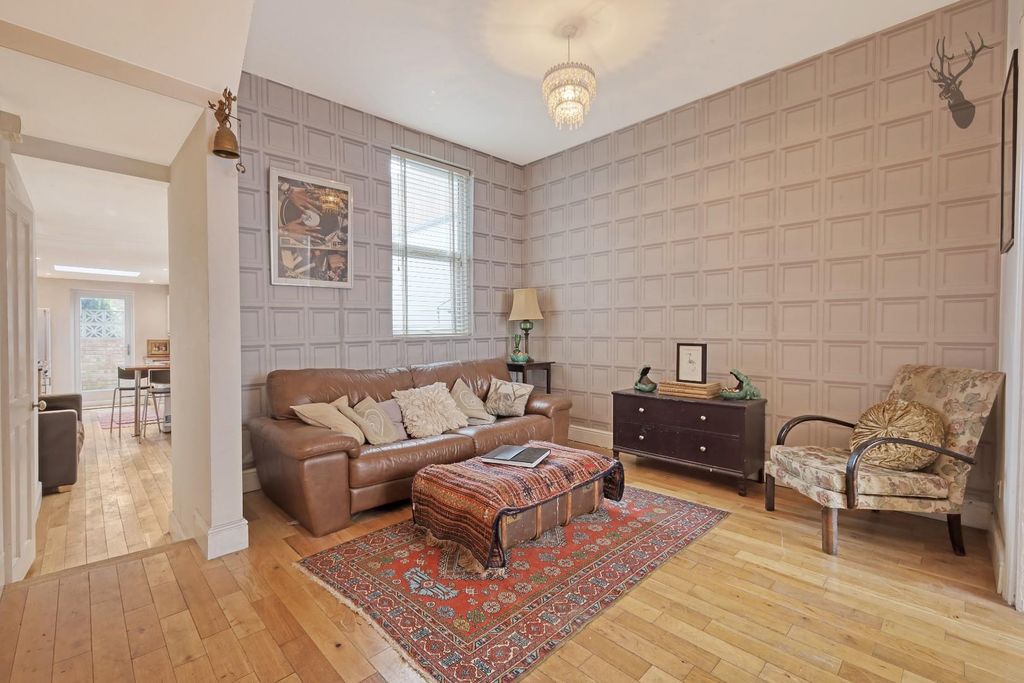 Property photo 3 of 20