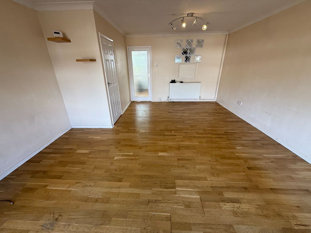 Property photo 3 of 10 5090163