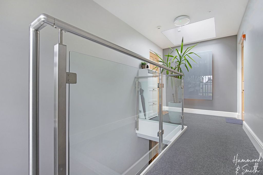 Additional image 20 of 2 bed flat for saleHemnall Street, Epping CM16