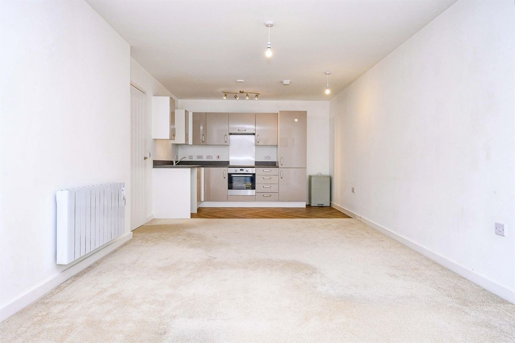 Property photo 3 of 13