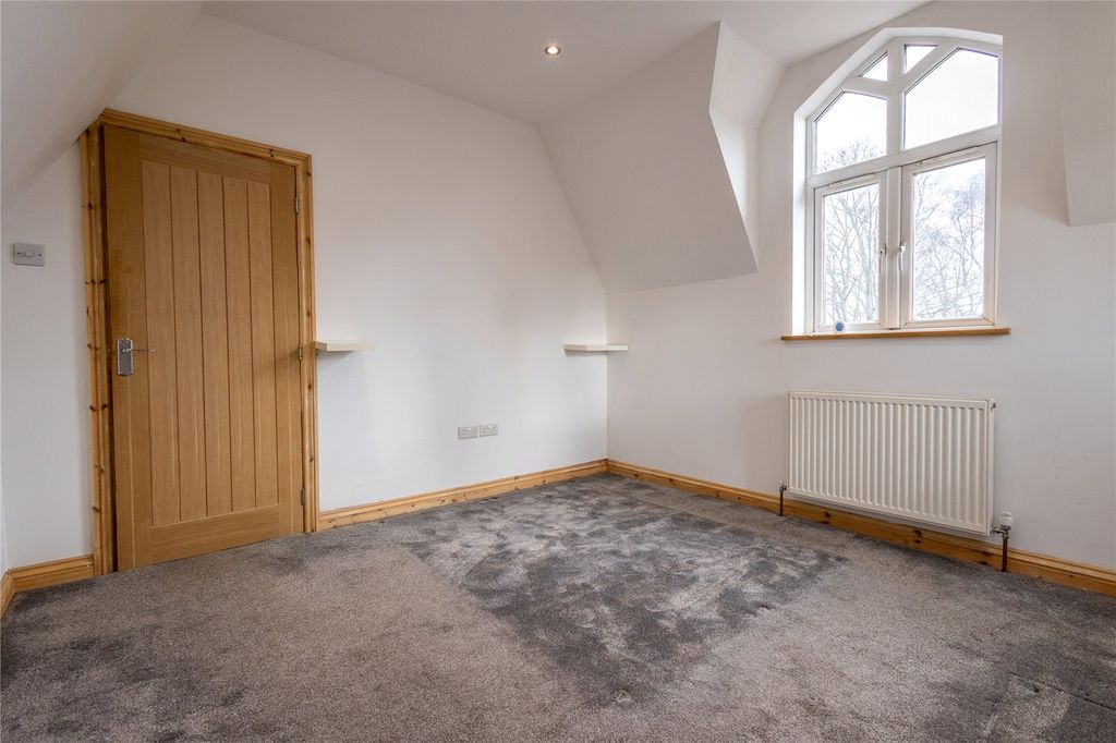 Property photo 3 of 30 Picture No. 33