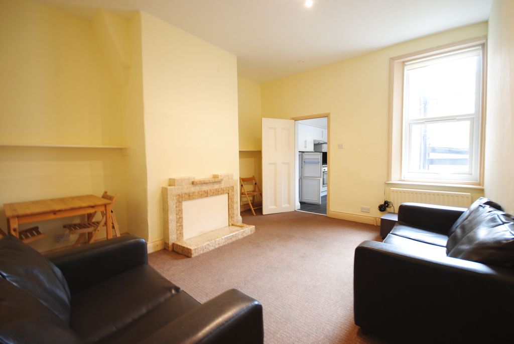 Property photo 2 of 6 Lounge.Jpg