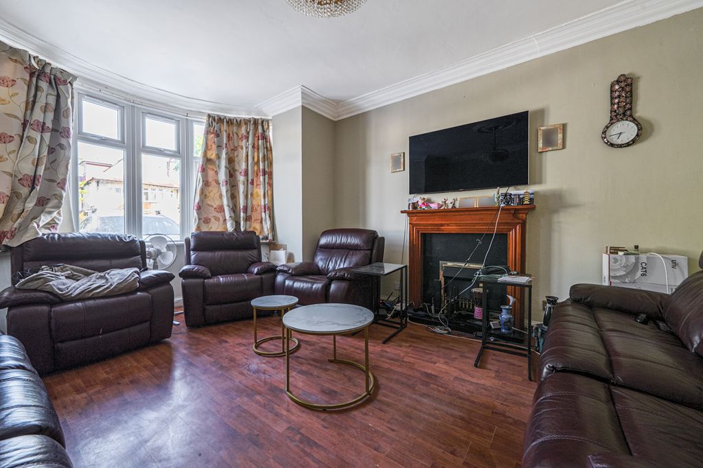 Property photo 3 of 19