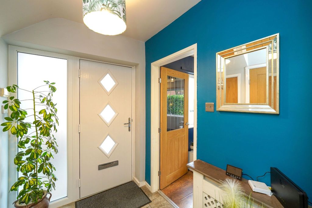 Property photo 3 of 31 Photograph 3