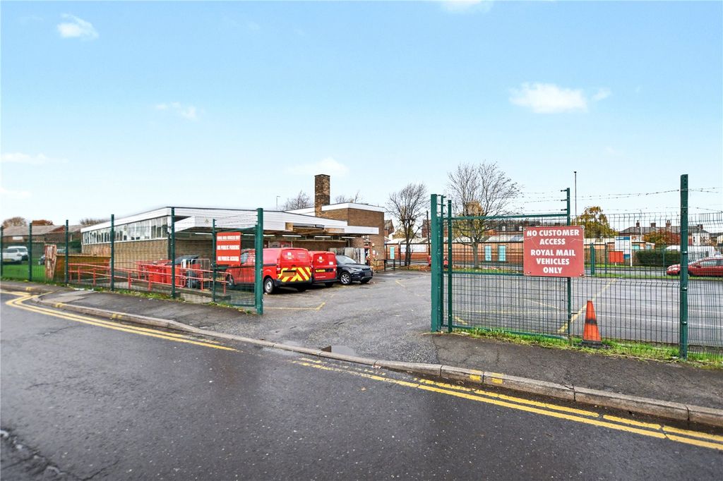 Property photo 1 of 17 Picture No. 13