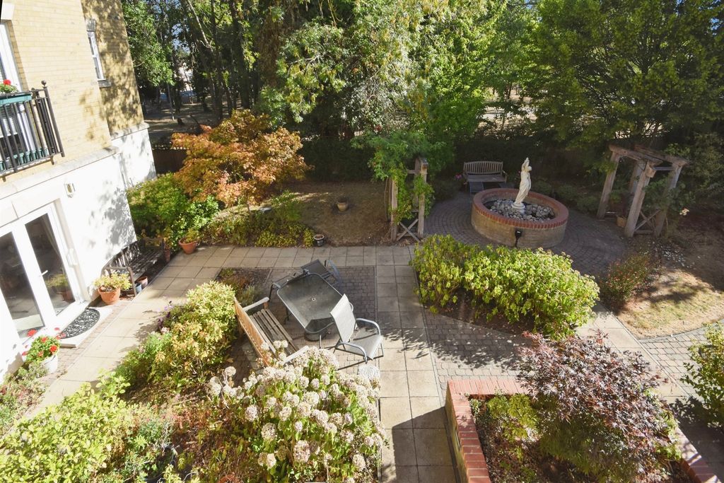Property photo 3 of 18