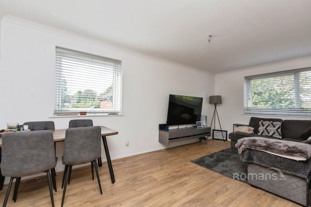 Property photo 2 of 10 Pbox-Img.Jpg