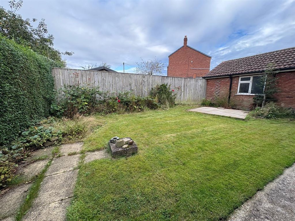 Property photo 3 of 21 Outside