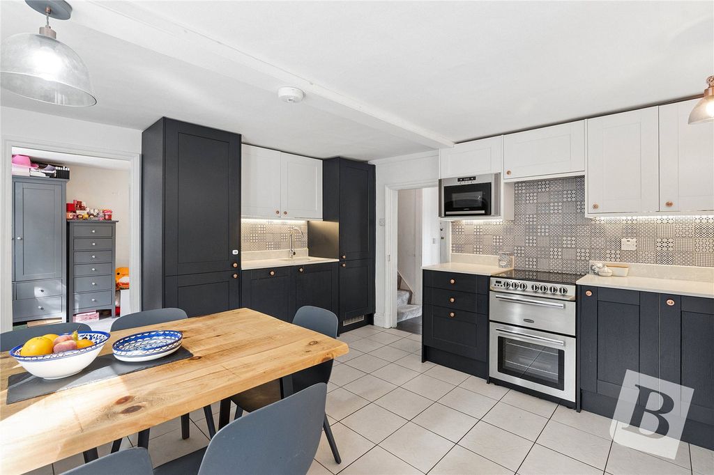 Property photo 3 of 18 Kitchen/Dining Room
