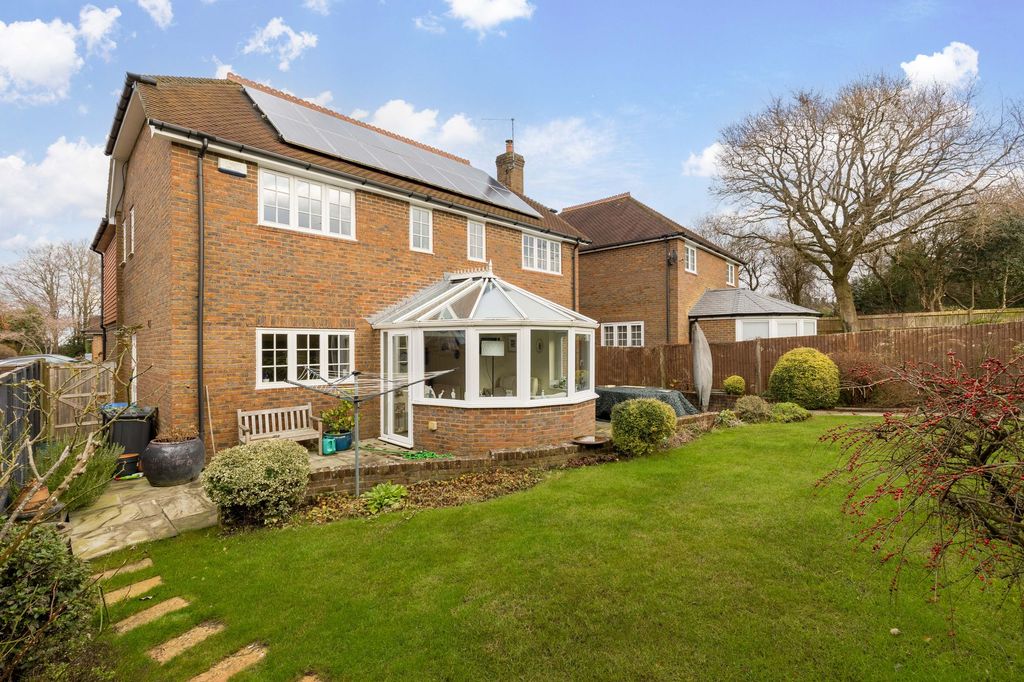 Property photo 2 of 25