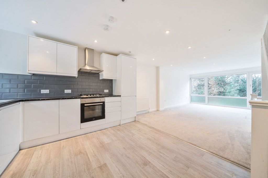 Property photo 2 of 21 Picture No. 06