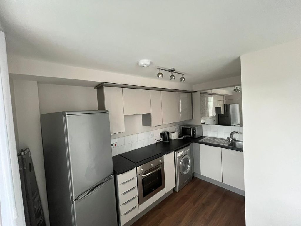 Property photo 2 of 10 Kitchen