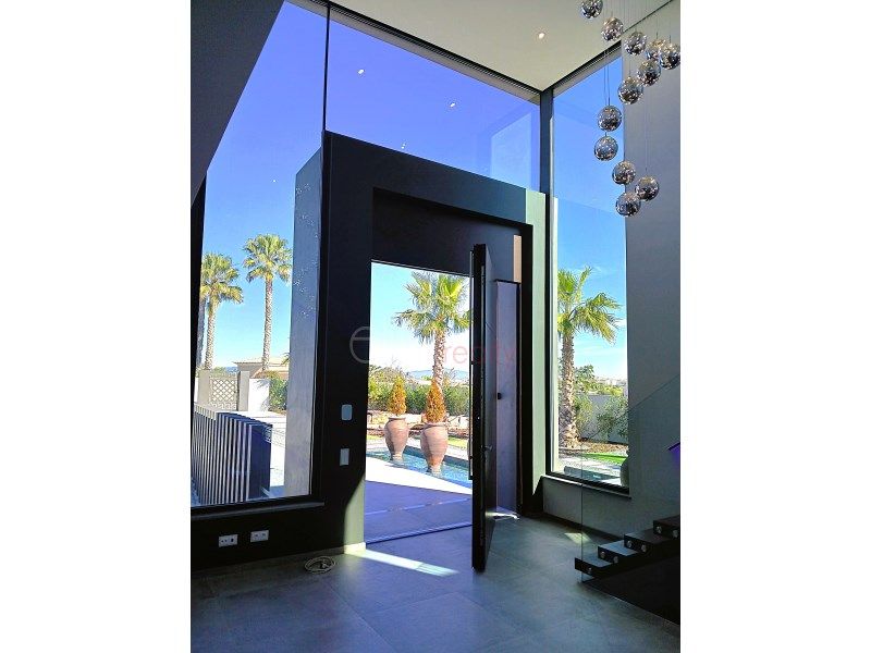 Property photo 3 of 34