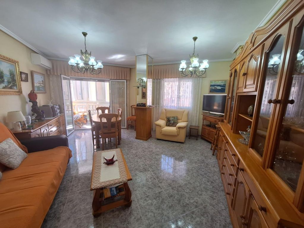 Property photo 2 of 32