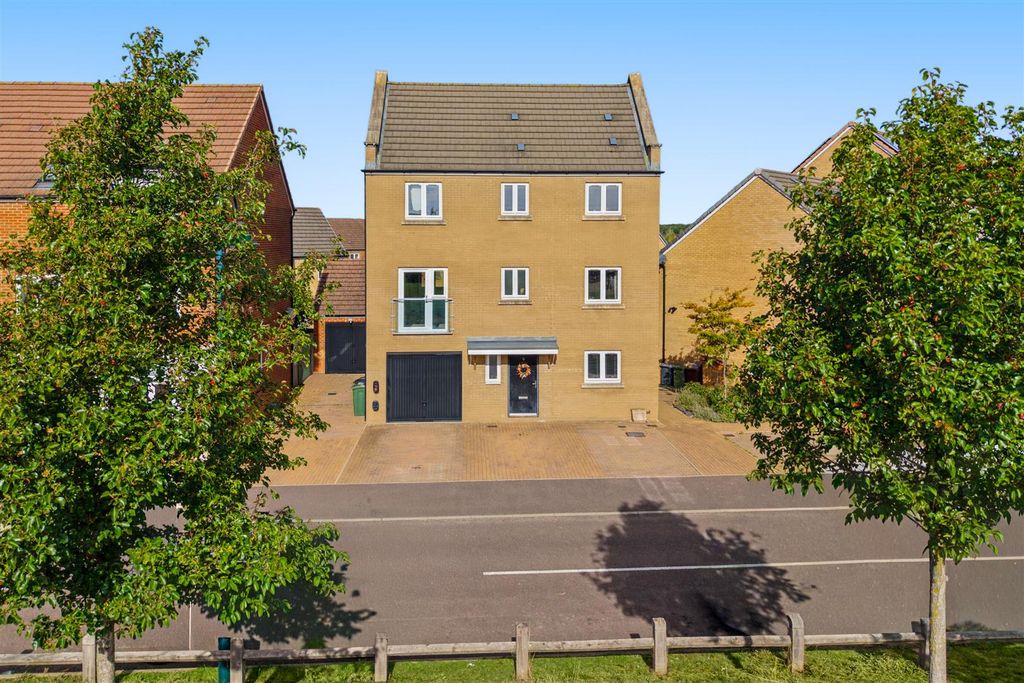 Property photo 1 of 37
