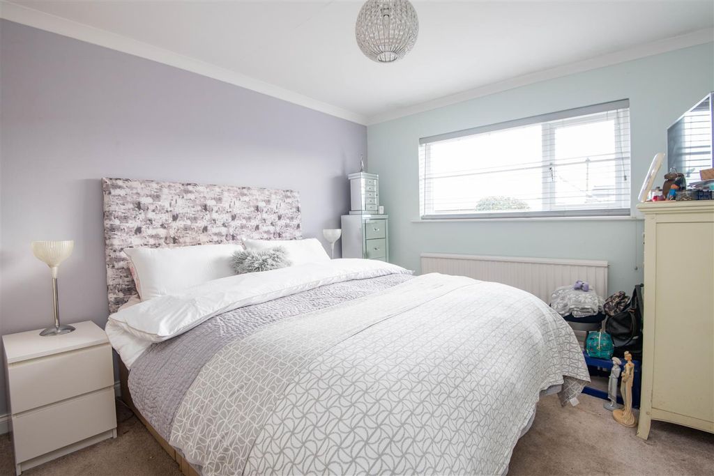 Property photo 3 of 15 Master Bedroom