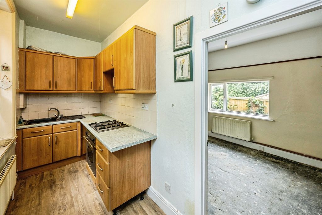 Property photo 3 of 16