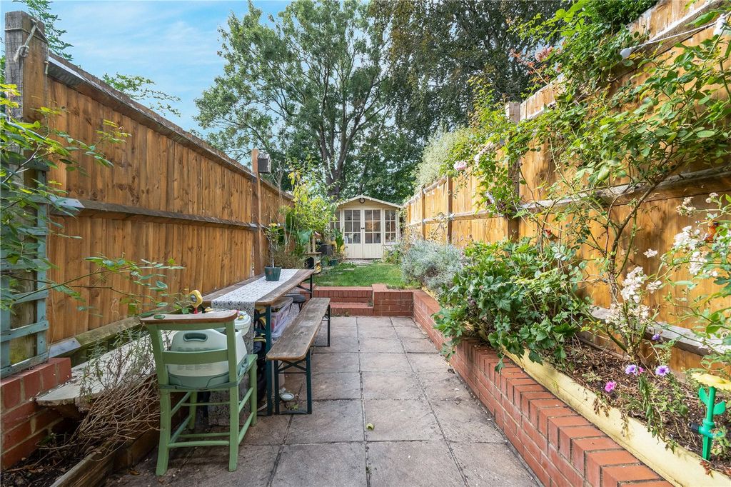 Property photo 2 of 15 Garden