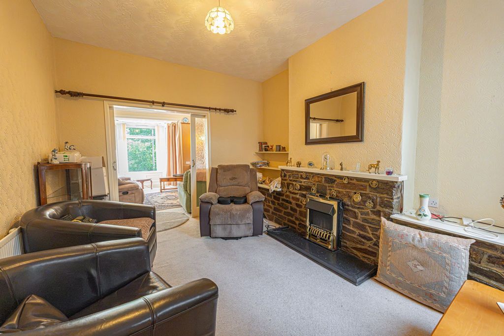 Property photo 3 of 36