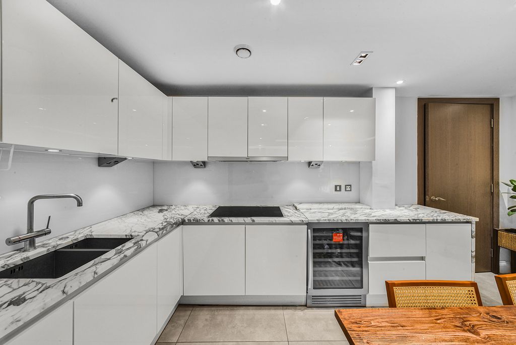 Property photo 3 of 19 Picture No. 28