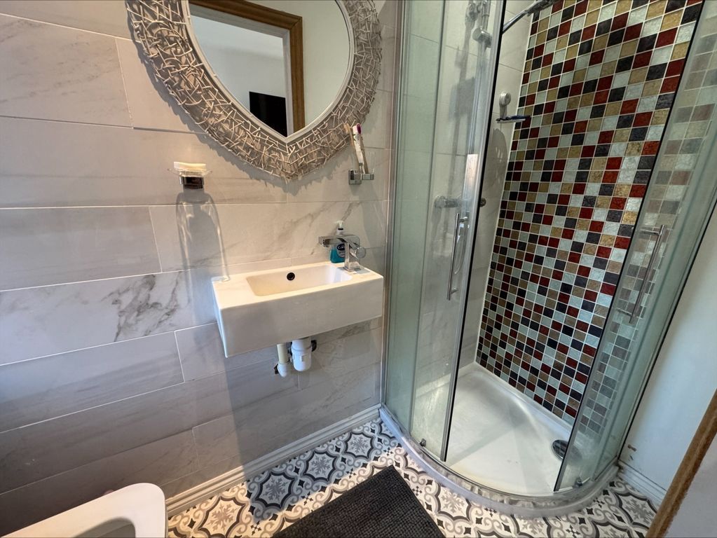 Property photo 2 of 4 En-Suite