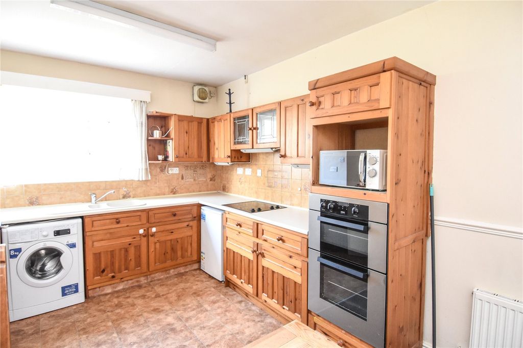 Property photo 2 of 16 Picture No. 02