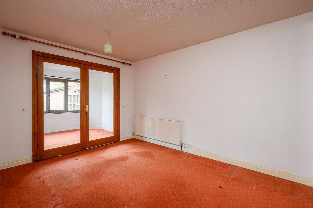 Property photo 3 of 15 Room