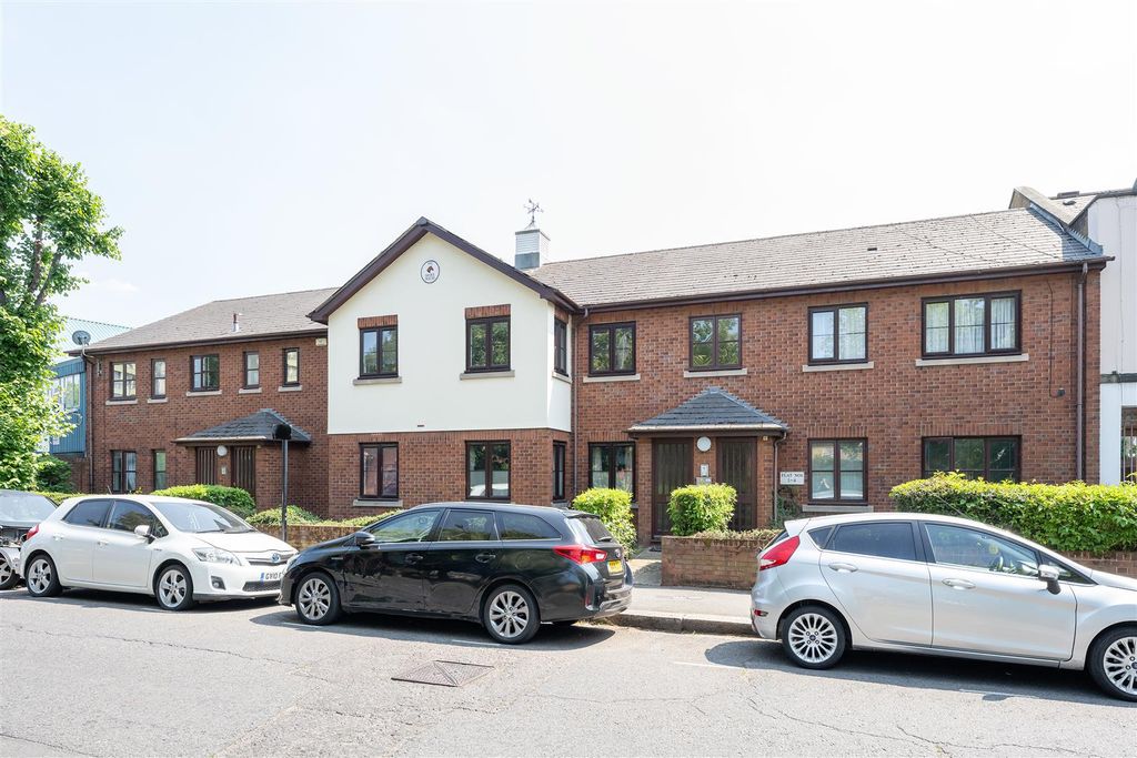 Property photo 1 of 13 Shire House, Harrow Road, E11