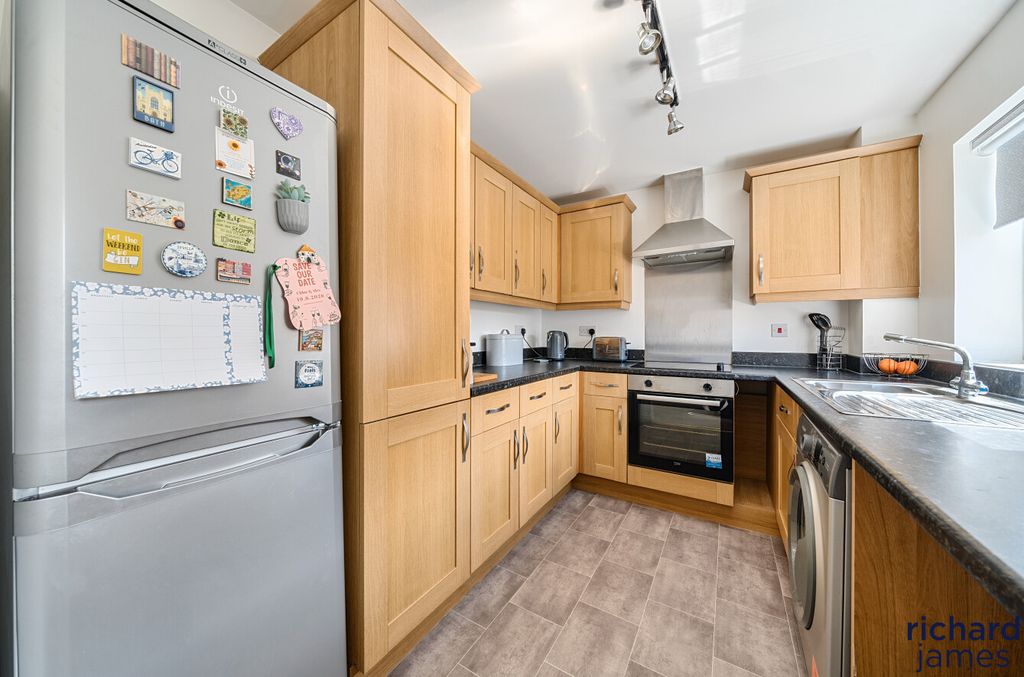 Property photo 3 of 13 7Bd410E0Eca04648810B61Aa585F4413