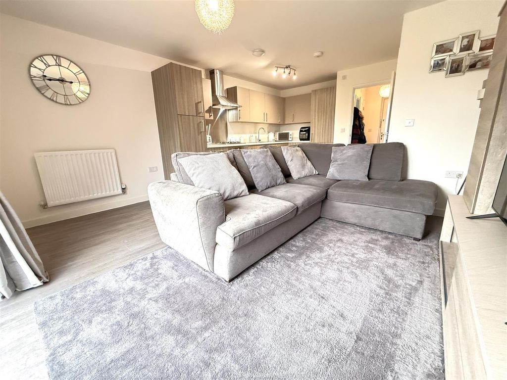 Property photo 3 of 16
