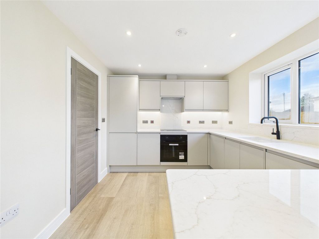 Property photo 3 of 18 Picture No. 13