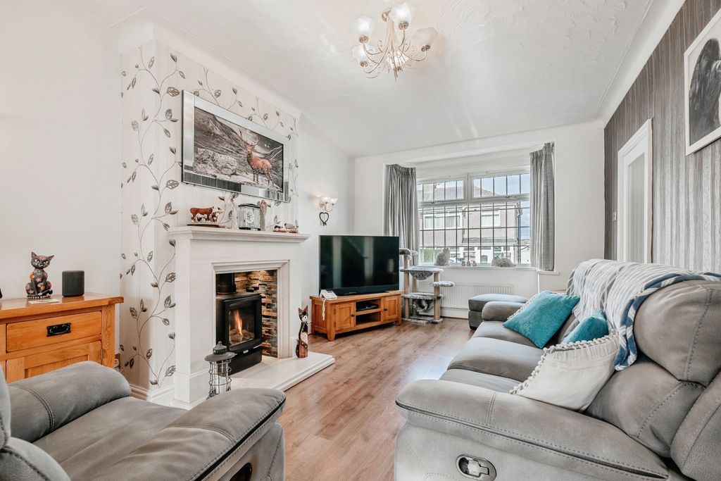 Property photo 2 of 20 Pbox-Img.Jpg