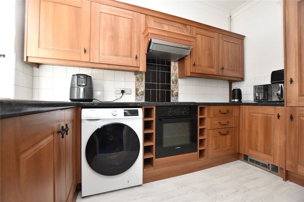 Property photo 3 of 22 Picture No. 05