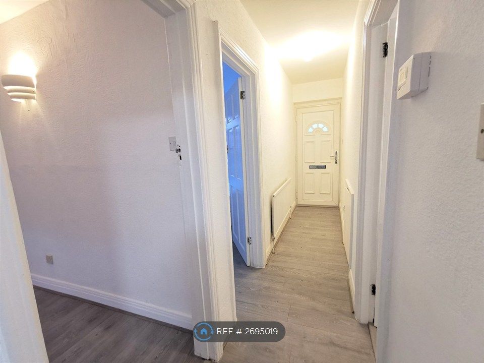 Property photo 3 of 12 Hallway