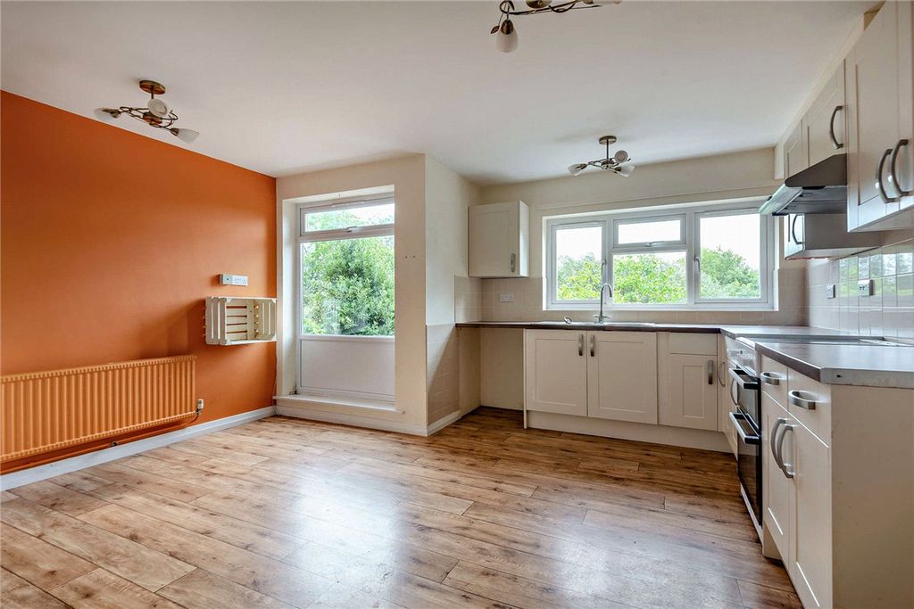 Property photo 2 of 18 Picture No. 16