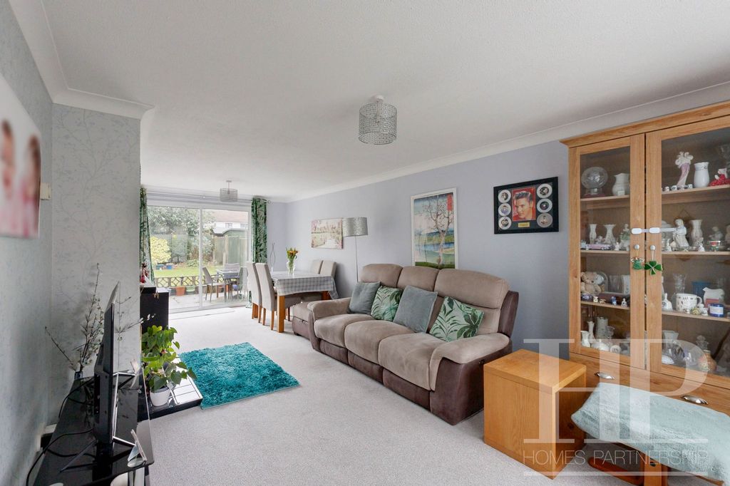 Property photo 2 of 17