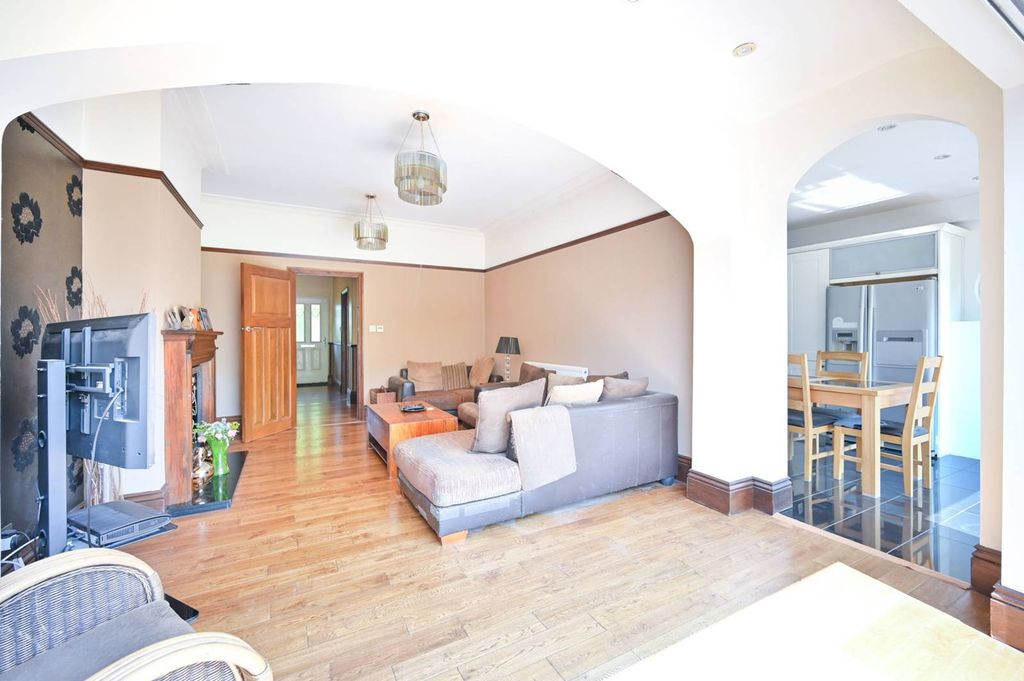 Property photo 1 of 19