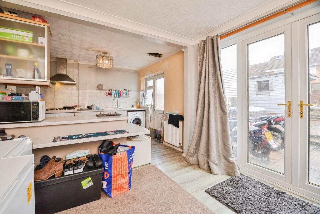 Property photo 2 of 18 Dsc_5654