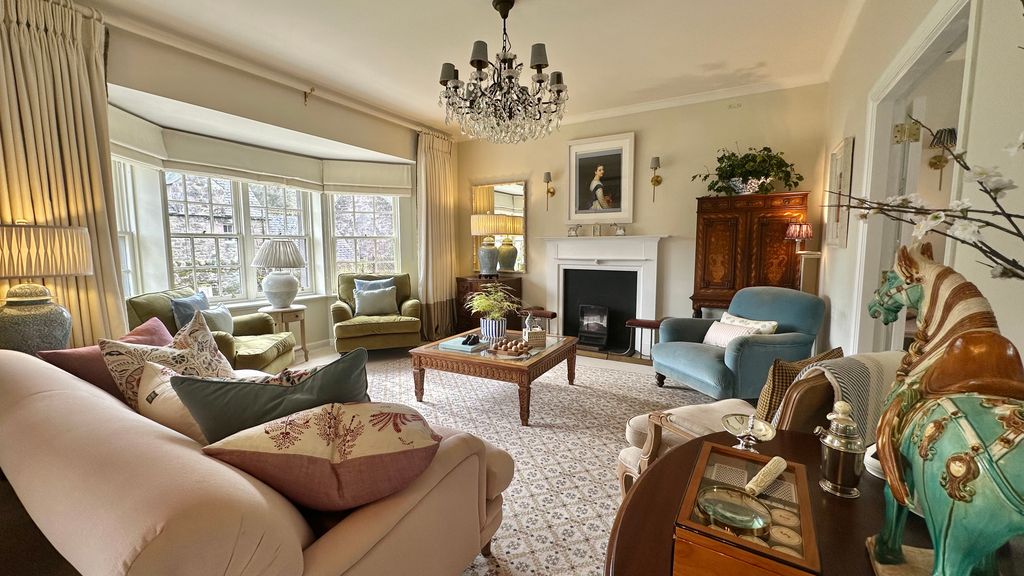 Property photo 3 of 35