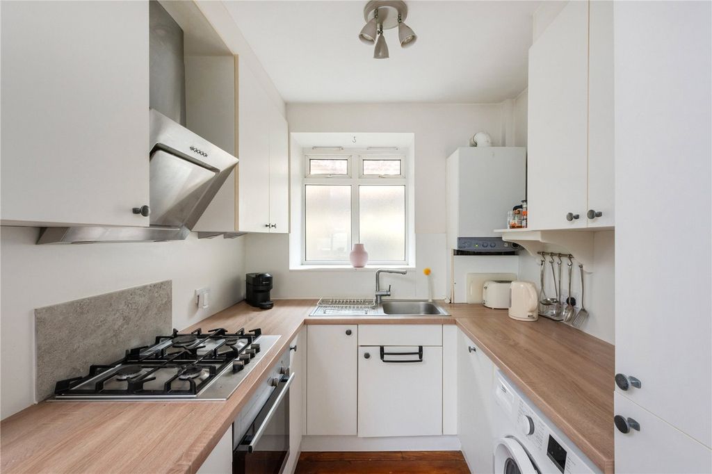 Property photo 2 of 12 Picture No. 20