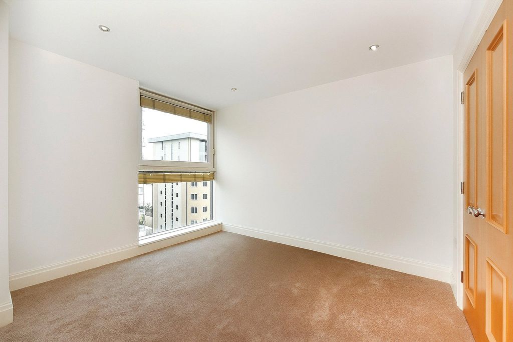 Property photo 3 of 8 Picture No. 06