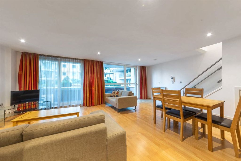 Property photo 2 of 22